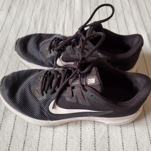 Nike Downshifter 9 Women's Size 9